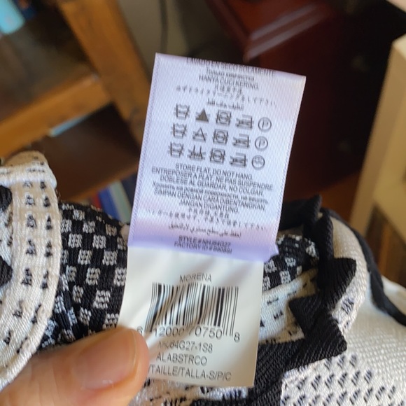 😎 Herve Leger Knit Fit and Flare Dress 😎 - Picture 9 of 14